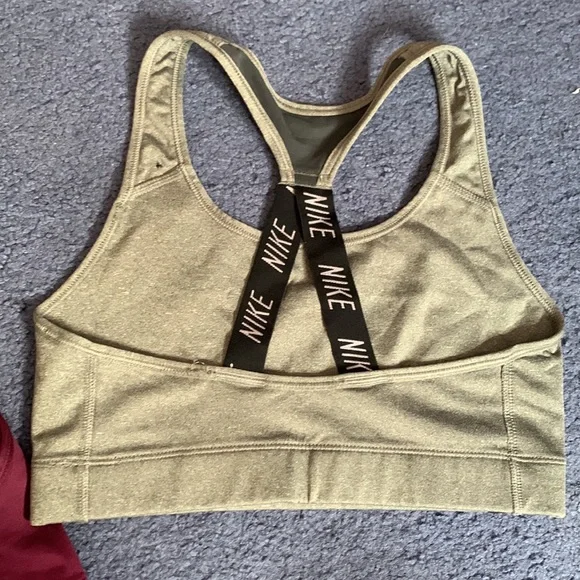2 Nike sports bras - Picture 5 of 7